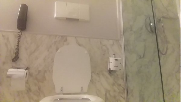 赤毛の女とバスタブで。